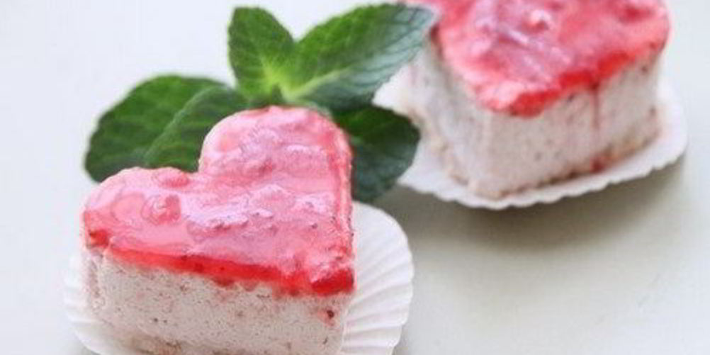 Как приготовить пирожное из кокосовой стружки и клубники