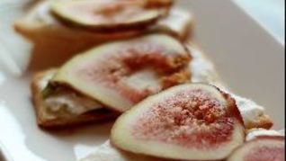 Рецепт Пирожное из слоеного теста с маскарпоне и инжиром