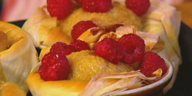 Рецепт пирожные из теста фило с ванильным кремом и малиной