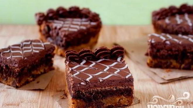 Рецепт Пирожные с шоколадно-ванильной глазурью