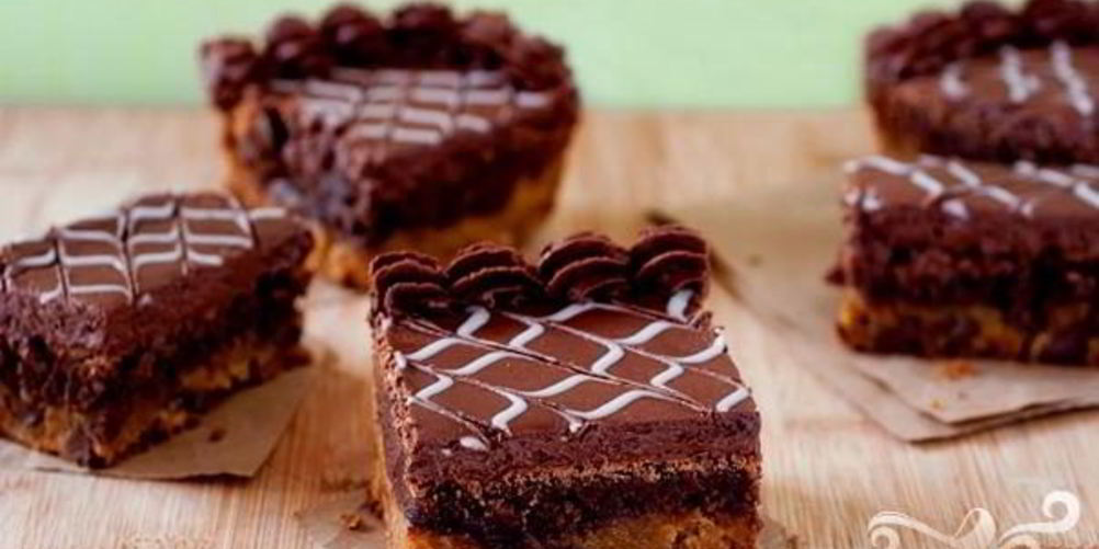 Как приготовить пирожные с шоколадно-ванильной глазурью