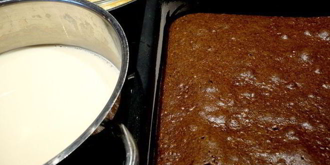 Рецепт пряное пирожное с карамельной корочкой чай с молоком