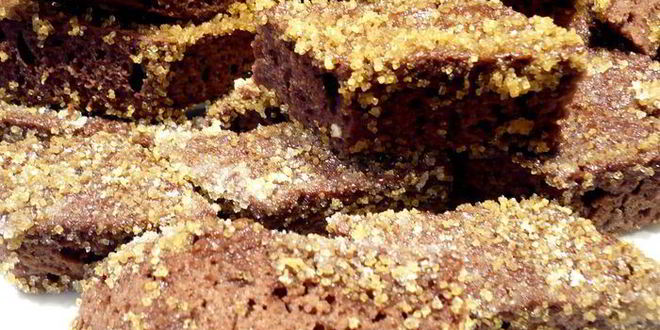 Рецепт пряное пирожное с карамельной корочкой чай с молоком