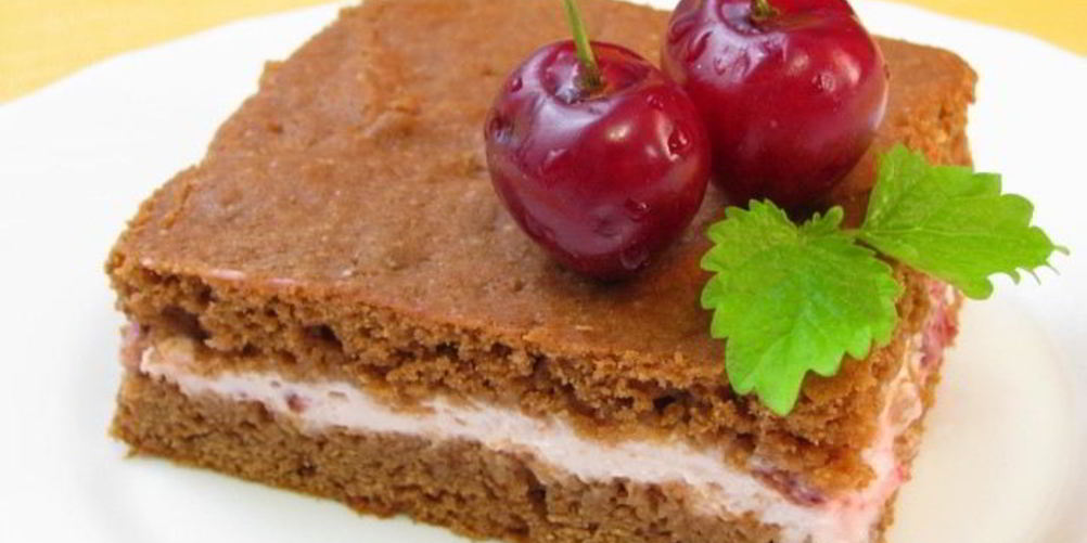 Рецепт кофейно-клубничное пирожное со сливочным кремом