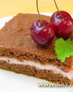 Шоколадное пирожное с творожно-вишневым кремом