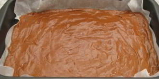 Рецепт шоколадное пирожное с творожно-вишневым кремом