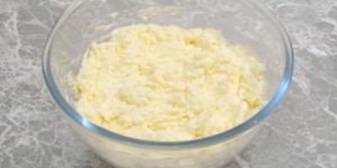 Рецепт шоколадное пирожное с творожно-вишневым кремом