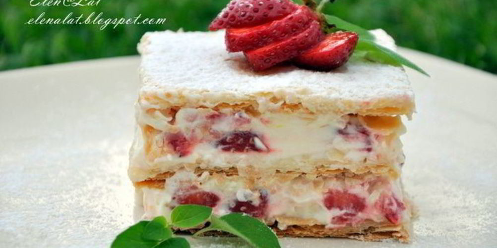 Как приготовить слоеное пирожное с клубникой, сливками, белым шоколадом и ароматом лимона