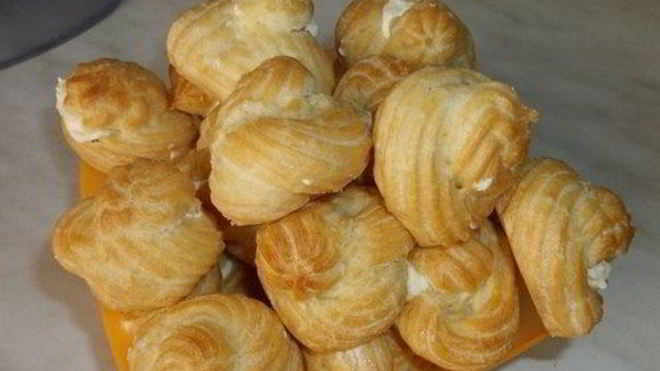 Рецепт Заварные пирожные с кремом из сгущенного молока и масла