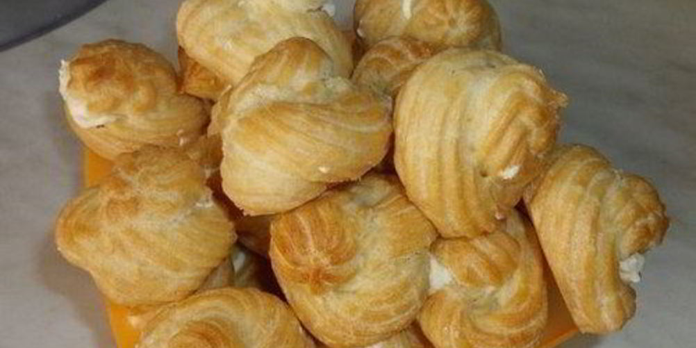 Как приготовить заварные пирожные с кремом из сгущенного молока и масла