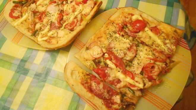 Рецепт Быстрая пицца с копченой курицей и грибами