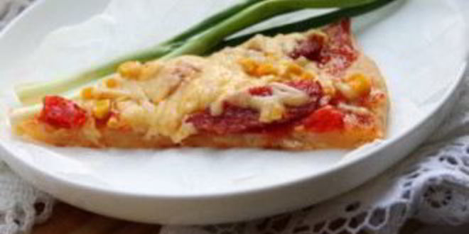 Рецепт домашняя пицца с колбасой и сыром