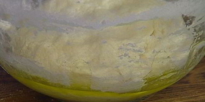 Рецепт хрустящая пицца с ветчиной, помидорами и перцем