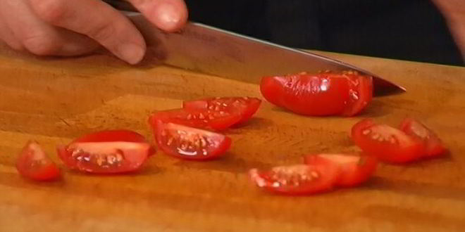 Рецепт хрустящая пицца с ветчиной, помидорами и перцем