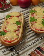 Ленивая пицца из батона в духовке