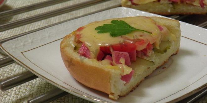 Рецепт ленивая пицца из батона в духовке