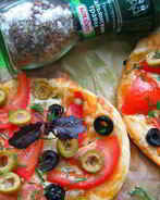 Пицца на слоеном тесте на пикничок