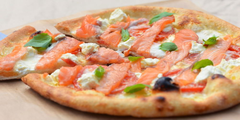 Как приготовить пицца с филадельфией и маринованным лососем