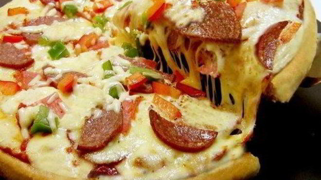 Рецепт Пицца с грибами, сыром и итальянскими колбасками