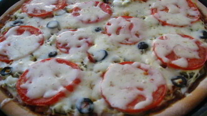 Рецепт Пицца с грудинкой и чесноком