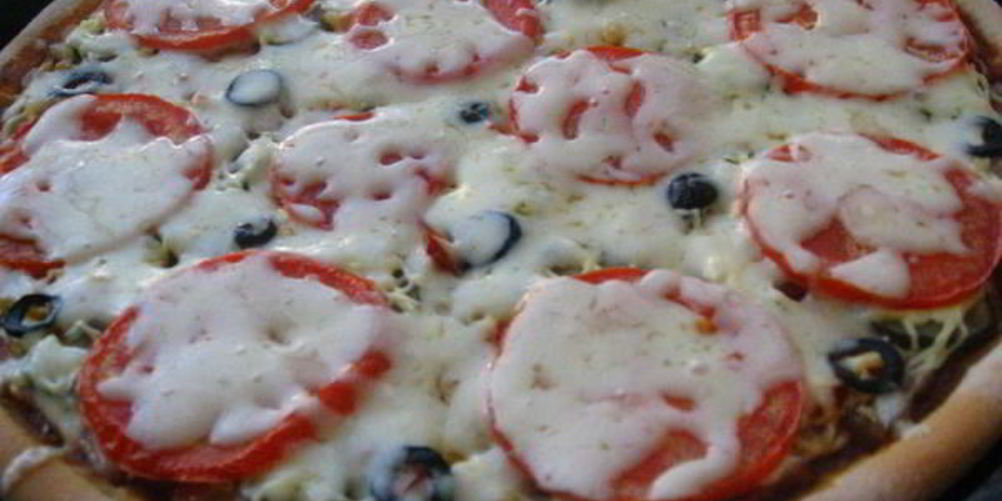 Как приготовить пицца с грудинкой и чесноком