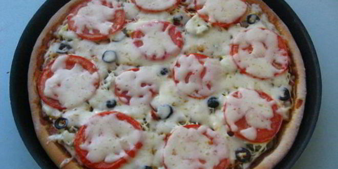 Рецепт пицца с грудинкой и чесноком