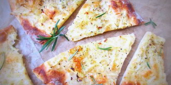 Рецепт пицца с картофелем и пряными травками