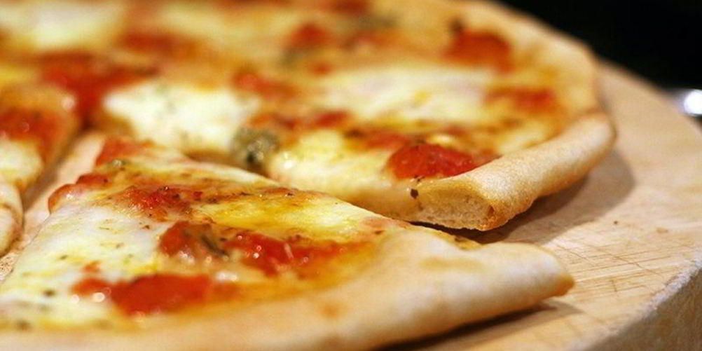 Как приготовить пицца с колбасным сыром