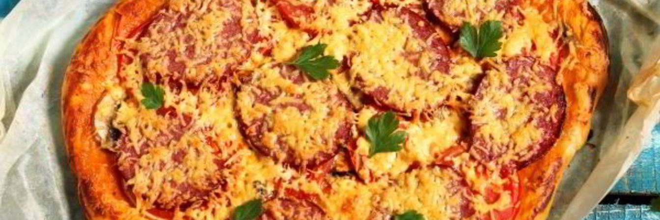 Рецепт Пицца с колбасой и шампиньонами