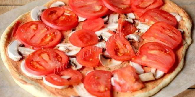 Рецепт пицца с колбасой и шампиньонами