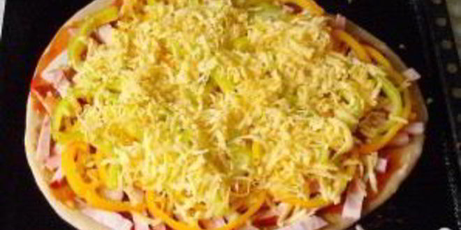 Рецепт пицца с колбасой