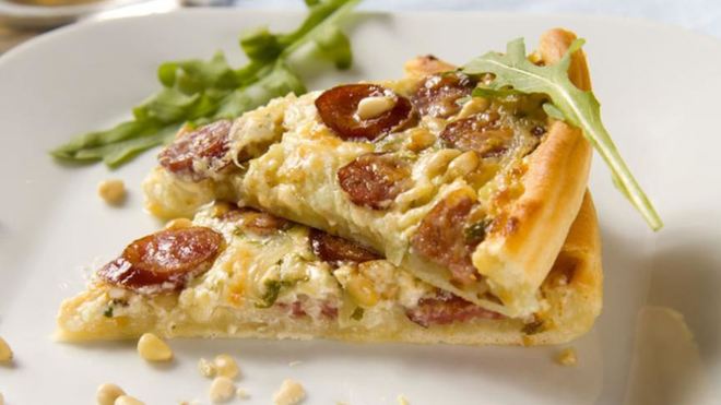 Рецепт Пицца с копчеными колбасками