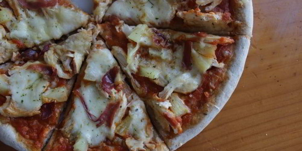 Как приготовить пицца с курицей и анансами