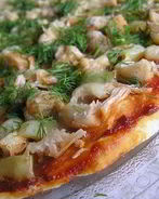 Пицца с курицей и перцем в микроволновке