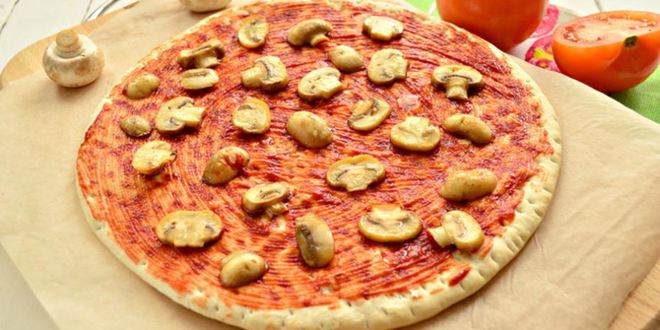 Рецепт пицца с шампиньонами и маслинами