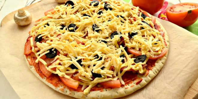 Рецепт пицца с шампиньонами и маслинами