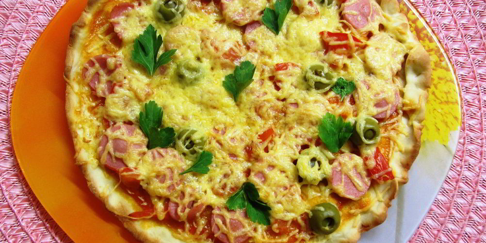 Как приготовить пицца с сосисками и овощами