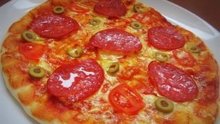 Рецепт Пицца с томатами и оливками