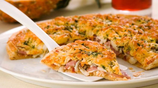 Рецепт Пицца с ветчиной и ананасом