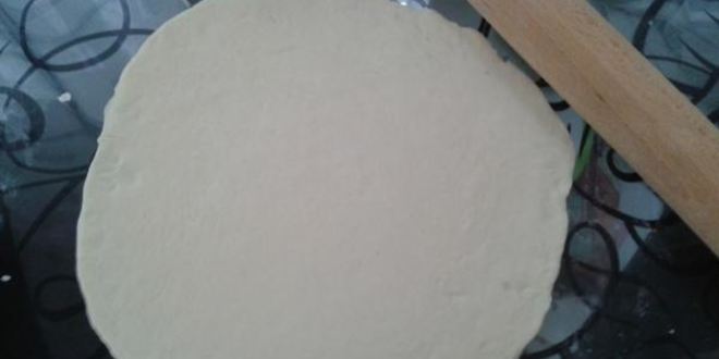 Рецепт пицца с вялеными помидорками и сливочным сыром