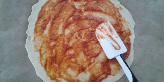 Рецепт пицца с вялеными помидорками и сливочным сыром