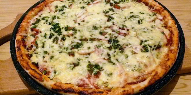 Рецепт пиццы в духовке с колбасоя и сырома