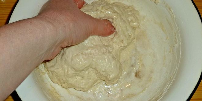 Рецепт пиццы в духовке с колбасоя и сырома