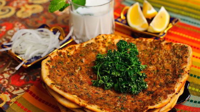 Рецепт Турецкая пицца Лахмакун