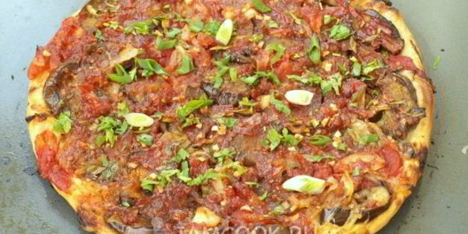 Рецепт вегетарианская пицца с баклажанами