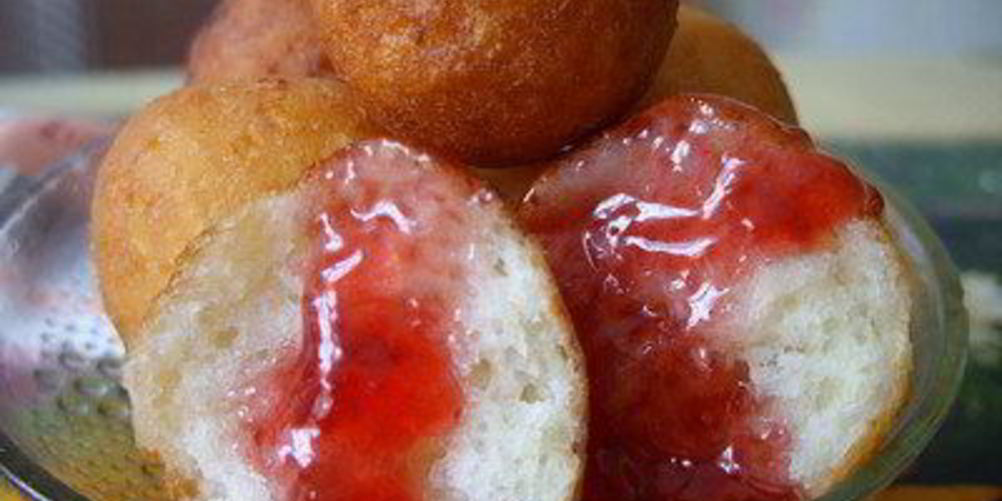 Как приготовить творожные пончики