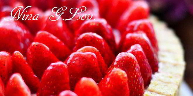 Рецепт клубнично-фисташковая шарлотка