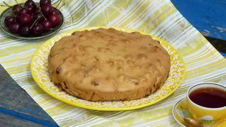 Рецепт Шарлотка с черешней