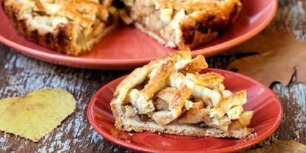 Как приготовить шарлотка с грушами и ромашковым кремом