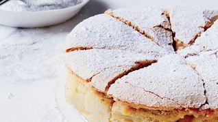 Рецепт Шарлотка с корицей